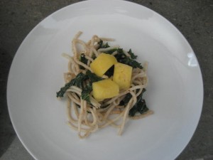 Thai Noodles with greens and mango